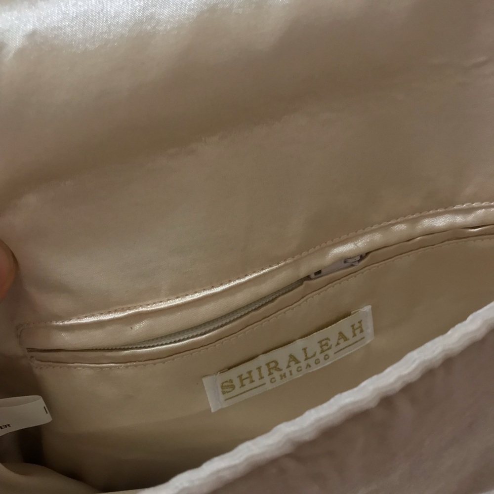 Cream velvet clutch - Picture 2 of 3